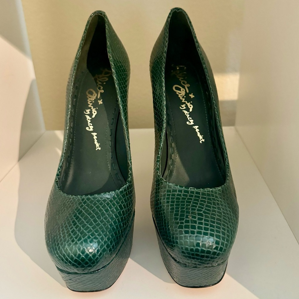 Alice + Olivia Green Snakeskin Pumps